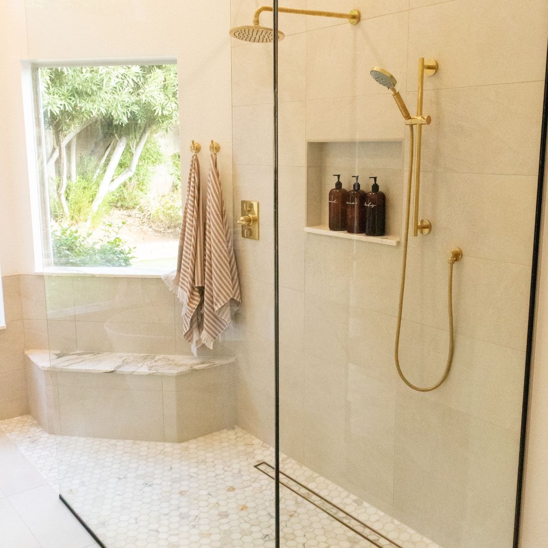 How to Elevate Your Bathroom: 5 Doorless Shower Ideas and ...